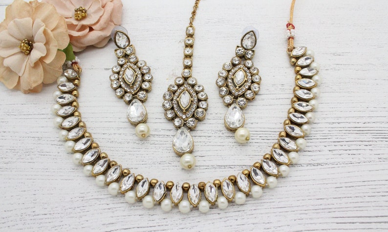 Simple Gold Silver Stone Flexible Indian Necklace set