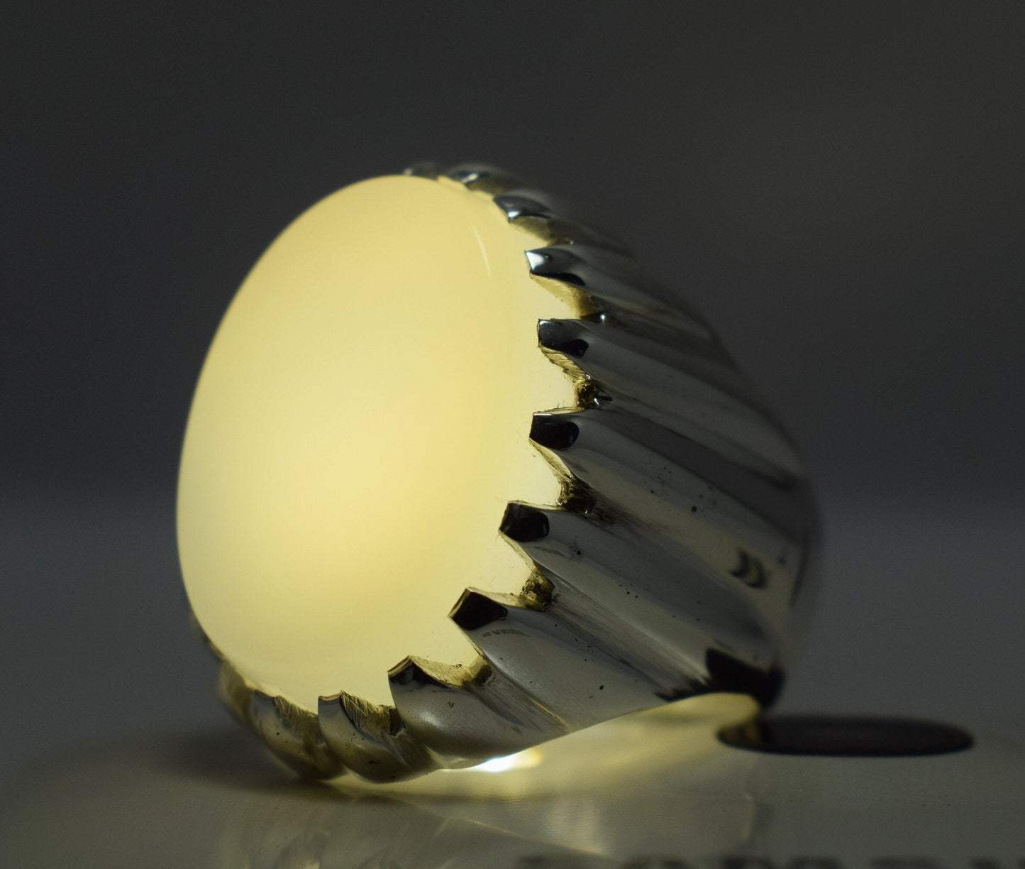 Deep White Yemeni Aqeeq Ring Most Loved