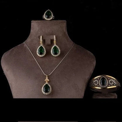 Hurrem Sultan Emerald Jewelry Set