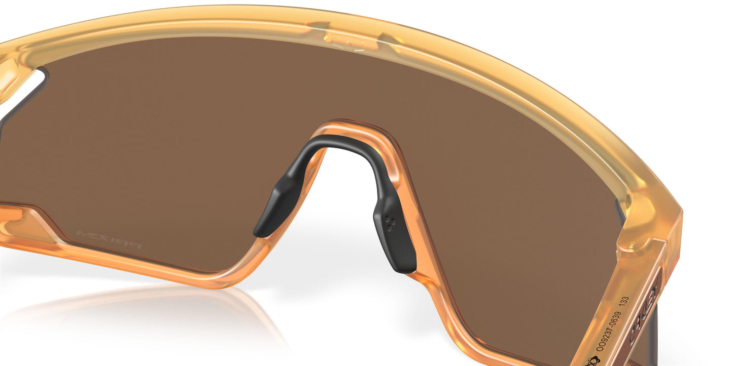 Oakley Bxtr Metal 9237 Sunglasses