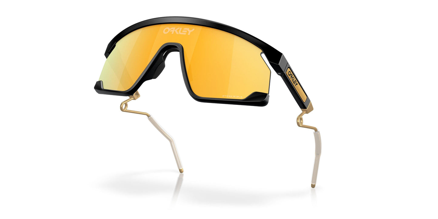 Oakley Bxtr Metal 9237 Sunglasses