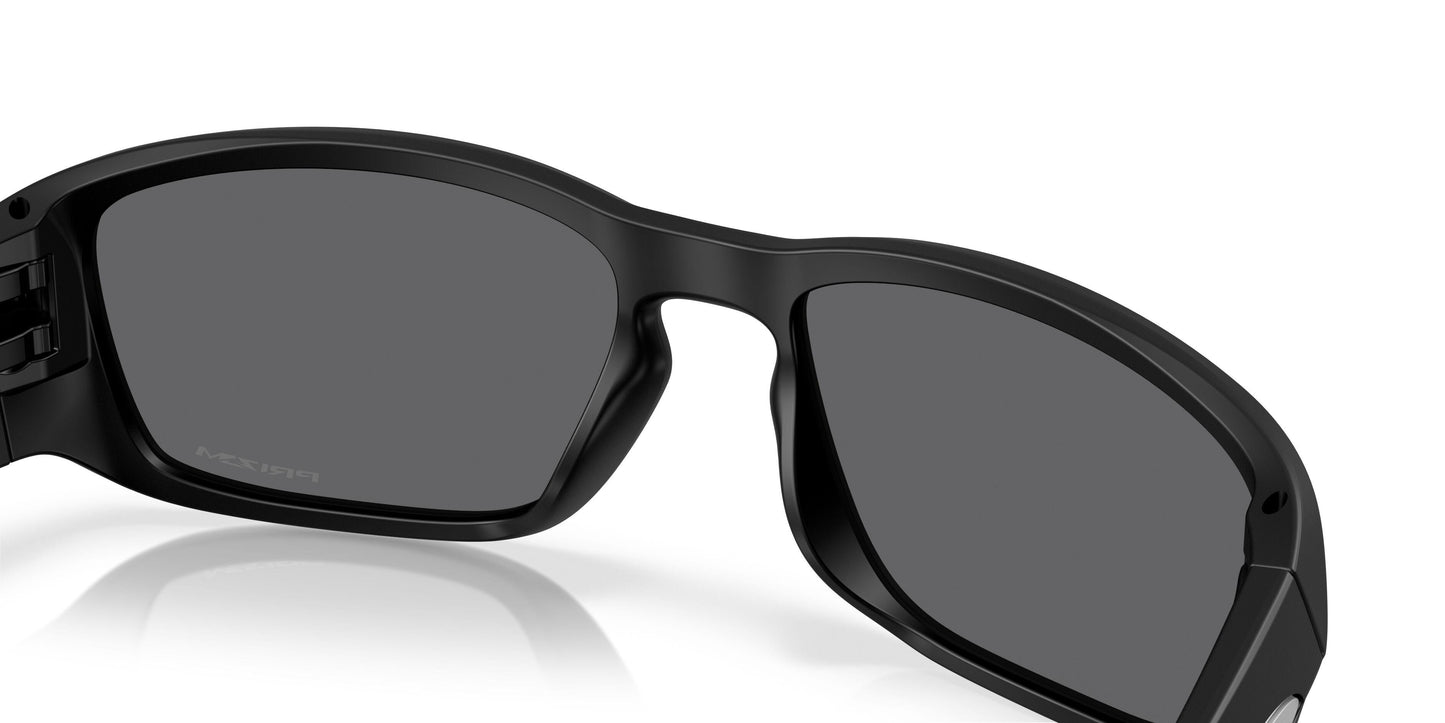 Oakley Tourniquet 9521 Sunglasses