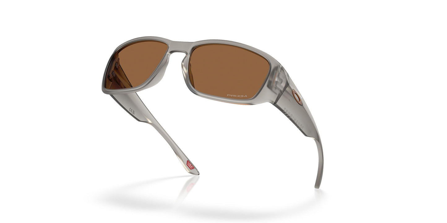 Oakley Tourniquet 9521 Sunglasses