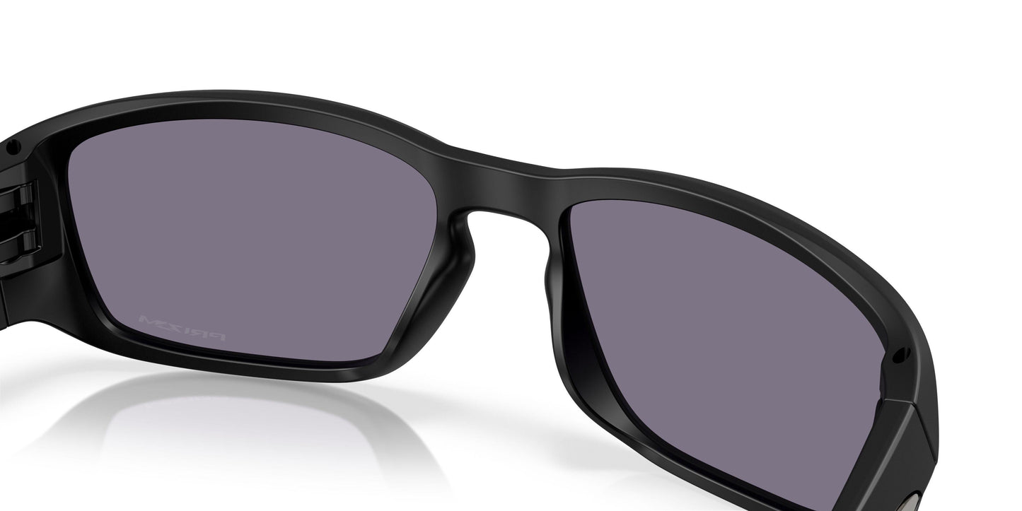 Oakley Tourniquet 9521 Sunglasses