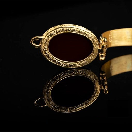 Red Yemeni Aqeeq Bracelet (Gold Plated)