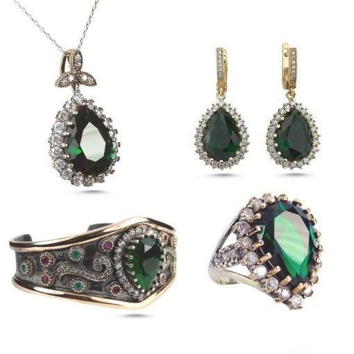 Hurrem Sultan Emerald Jewelry Set