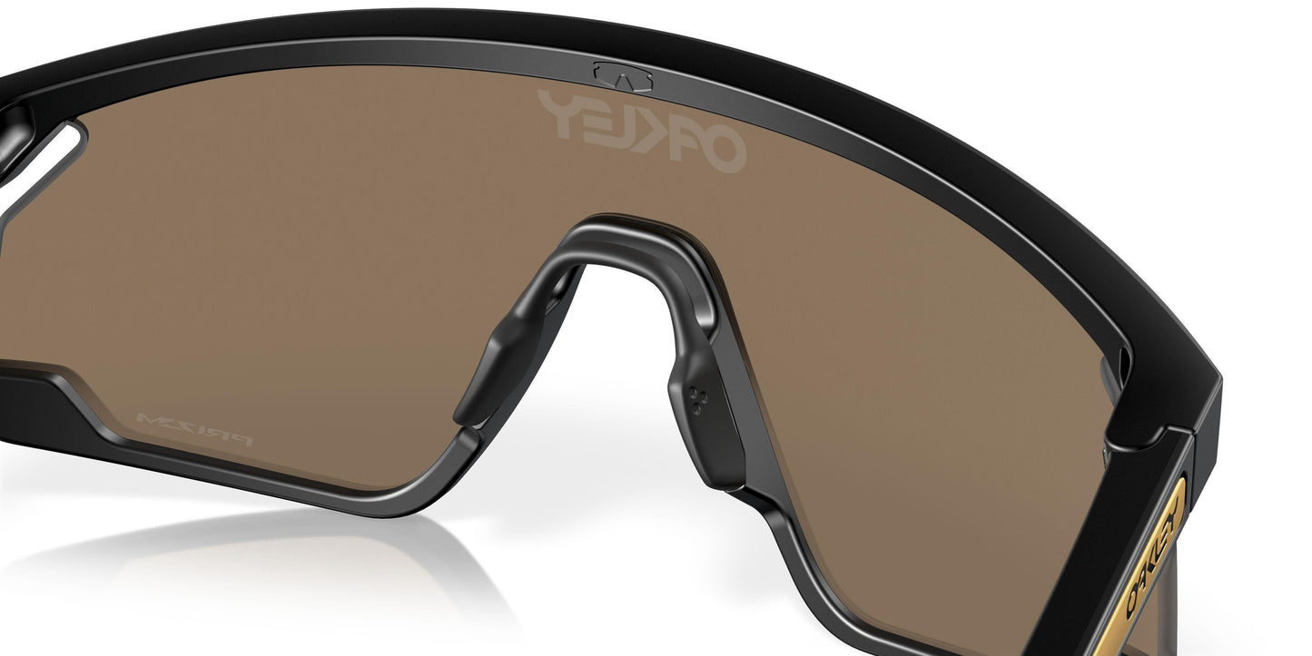 Oakley Bxtr Metal 9237 Sunglasses