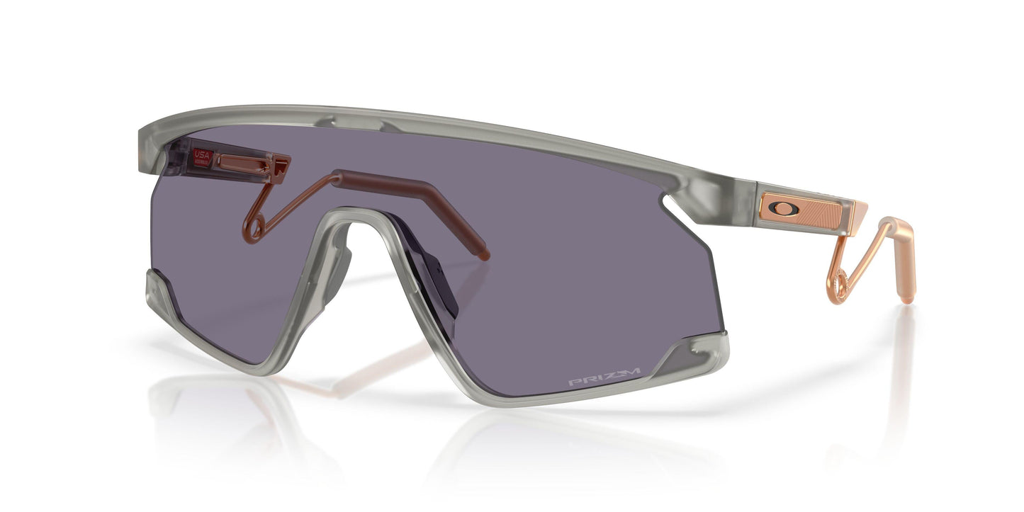 Oakley Bxtr Metal 9237 Sunglasses