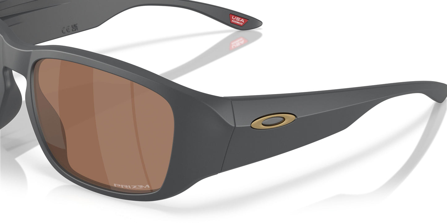 Oakley Tourniquet 9521 Sunglasses