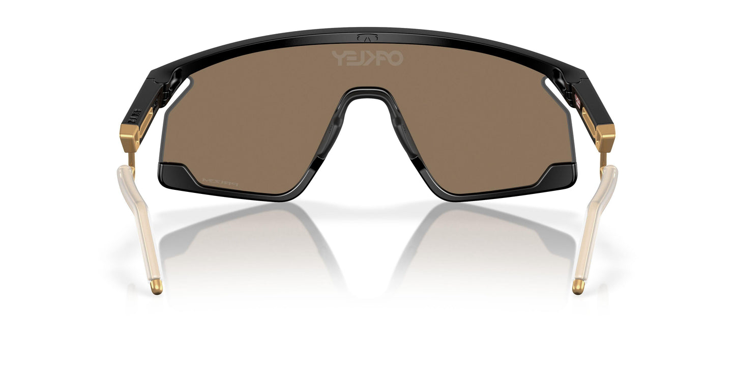 Oakley Bxtr Metal 9237 Sunglasses