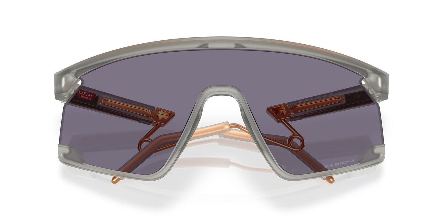 Oakley Bxtr Metal 9237 Sunglasses