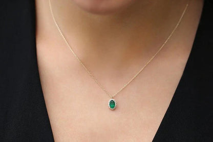 OVAL EMERALD NECKLACE