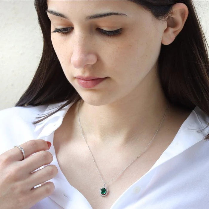 OVAL EMERALD NECKLACE