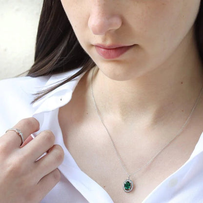 OVAL EMERALD NECKLACE