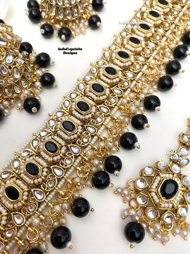 Gorgeous Kundan Choker Set