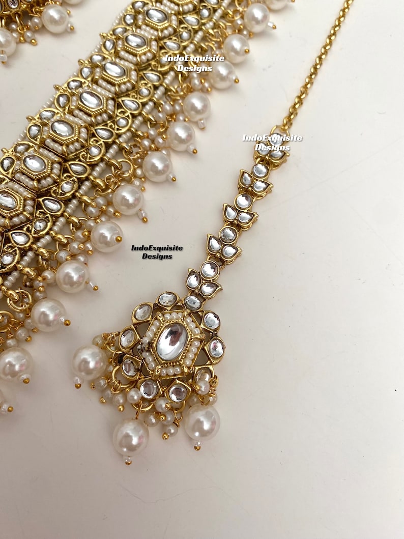 Gorgeous Kundan Choker Set