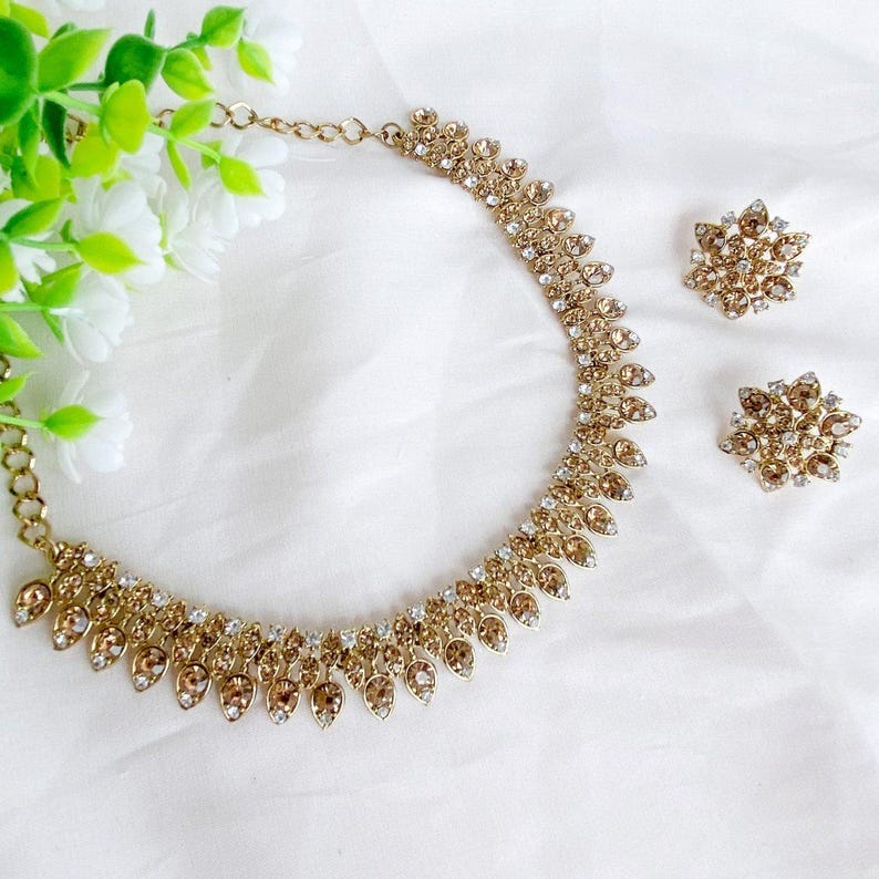 Pav Necklace Set Golden