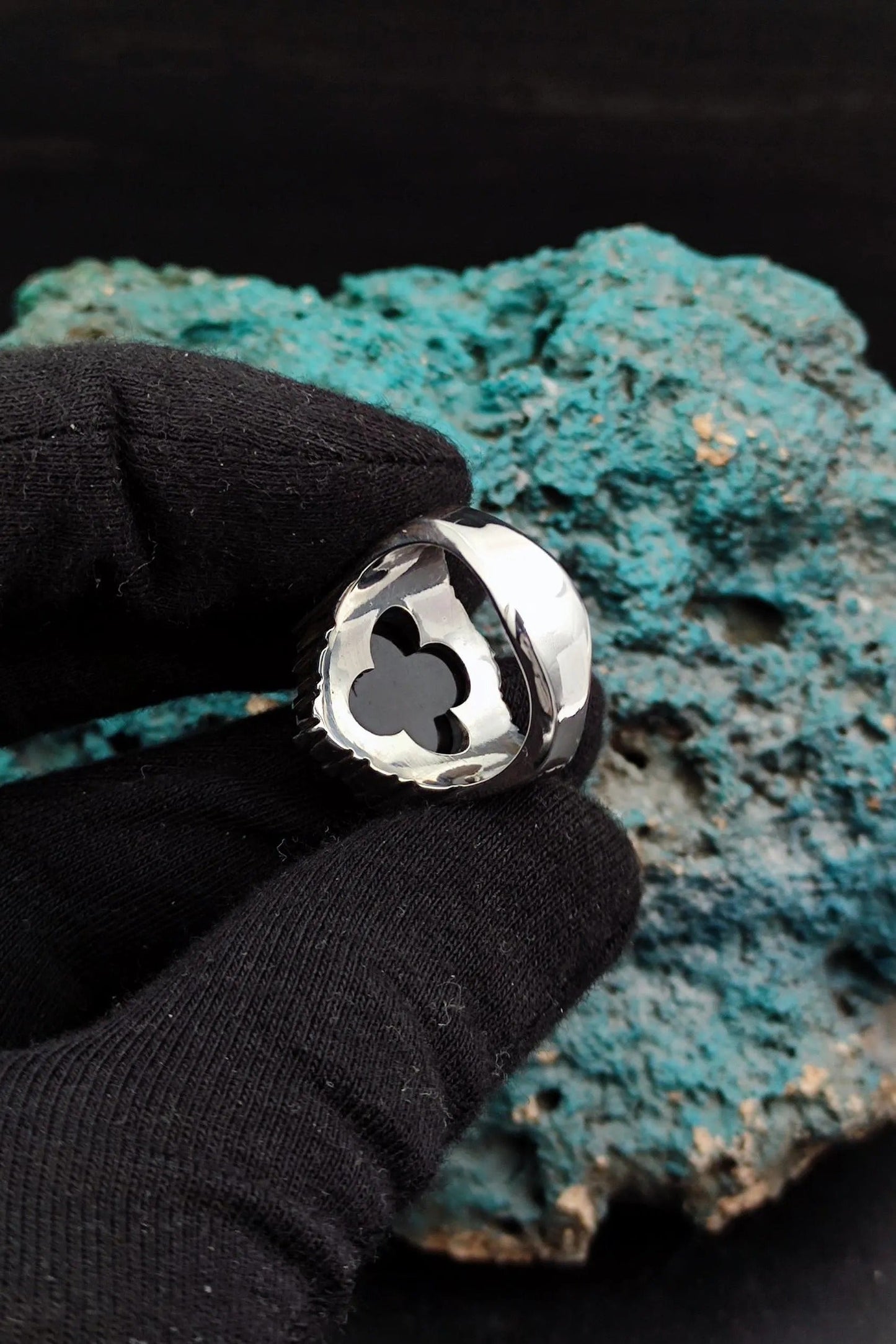 Bismillahirrahmanirrahim is written on the Original Agate Stone