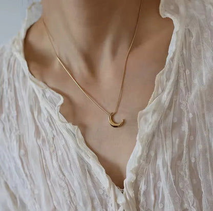 Anne Crescent Necklace