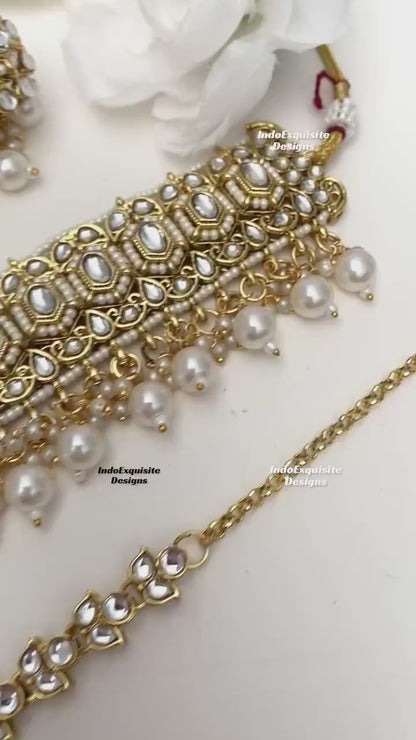 Gorgeous Kundan Choker Set